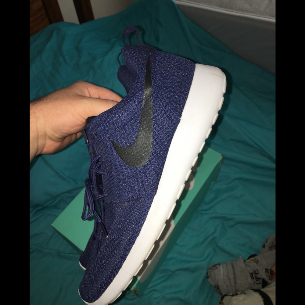 Nike roshe run navy blue
